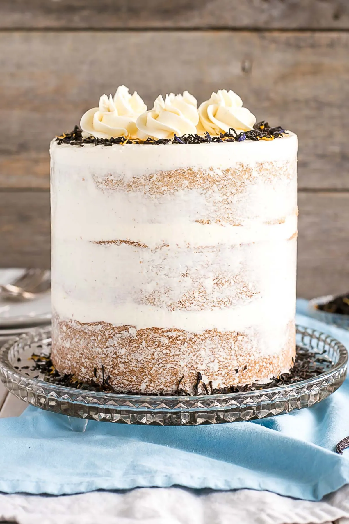 A cake sitting on top of a table